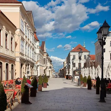 Foter Rezidencia 2 4*