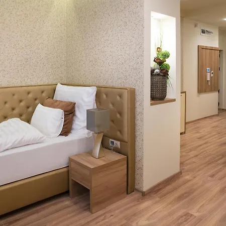 Foter Rezidencia 2 غيور