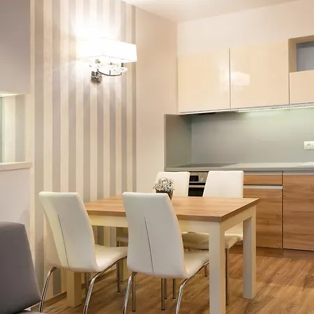 Foter Rezidencia 2 شقة فندقية 4*