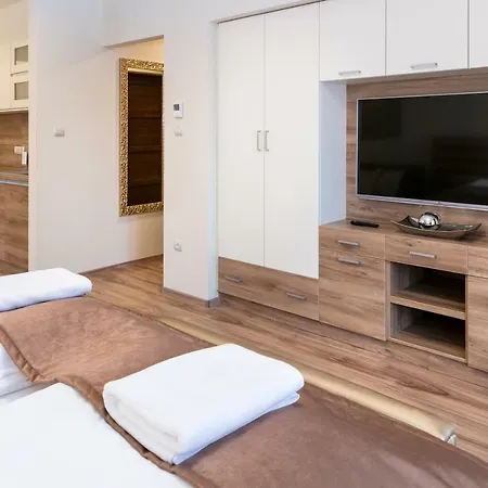 Foter Rezidencia 2 4* غيور