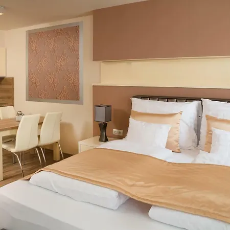 Foter Rezidencia 2 4* غيور