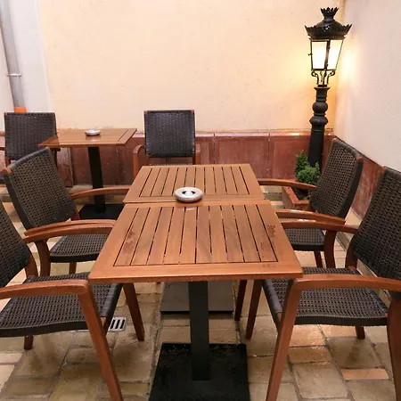 Foter Rezidencia 2 4* غيور