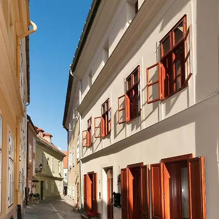 Foter Rezidencia 2 Ξενοδοχείο με διαμερίσματα